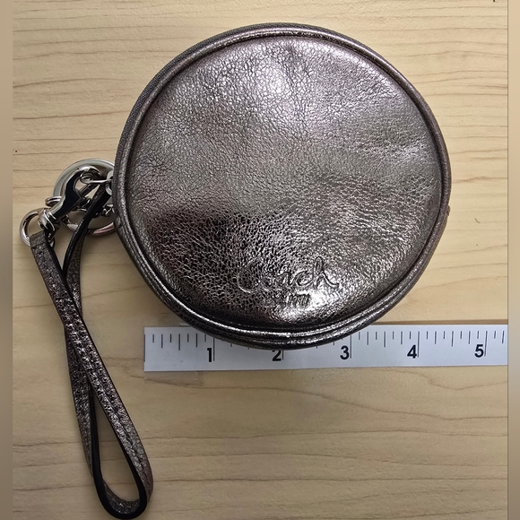 COACH Bronze Round Zip Coin Purse Metallic Pouch Wristlet Keyring *** - Picture 3 of 10